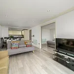 Luxurious Spacious 2 Bed W Terrace