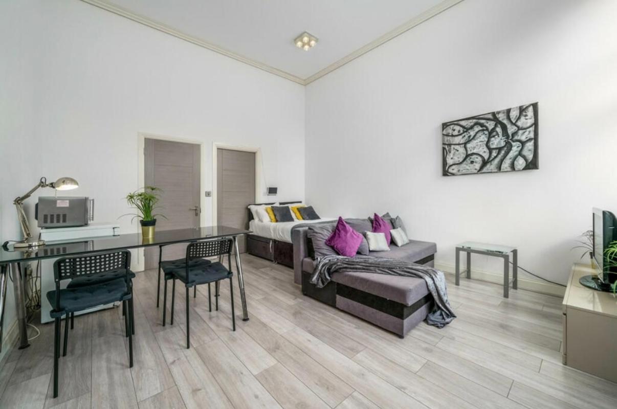 Luxurious Spacious 2 Bed W Terrace * Londra