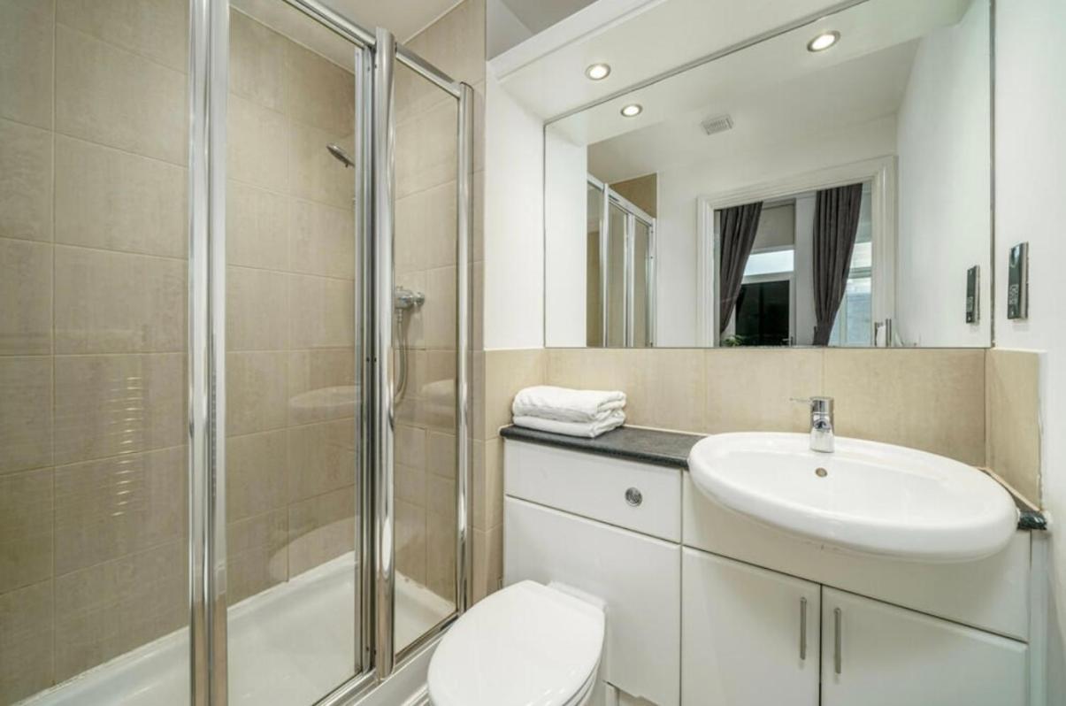 Appartamento Luxurious Spacious 2 Bed W Terrace Londra