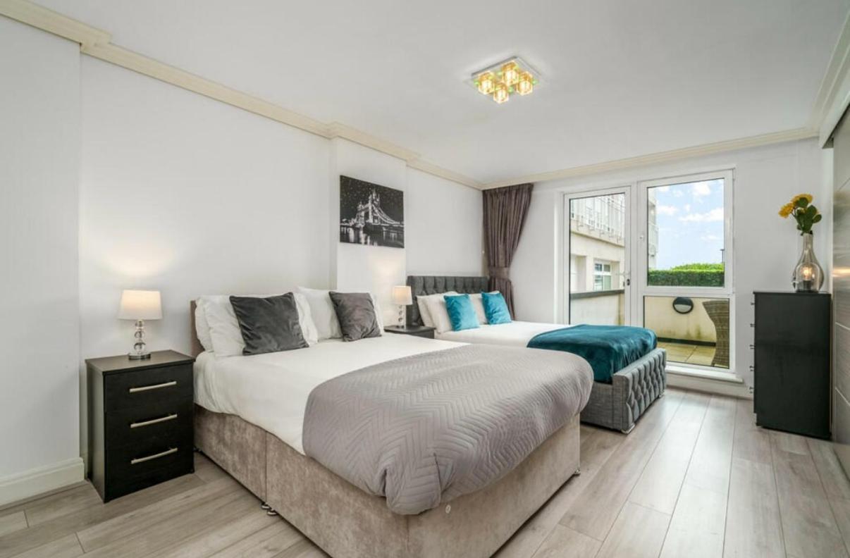 Luxurious Spacious 2 Bed W Terrace Londra