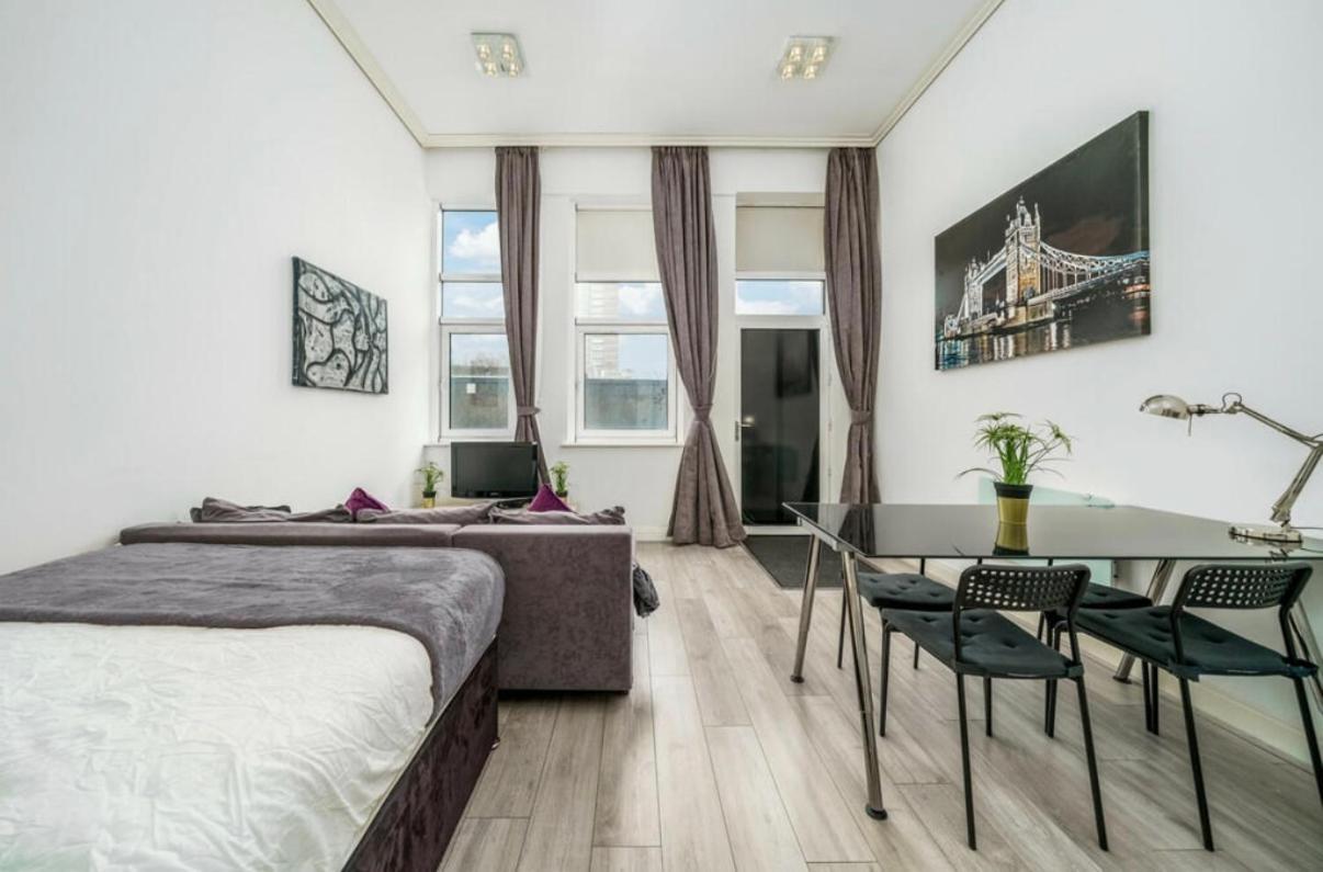 Luxurious Spacious 2 Bed W Terrace * Londra