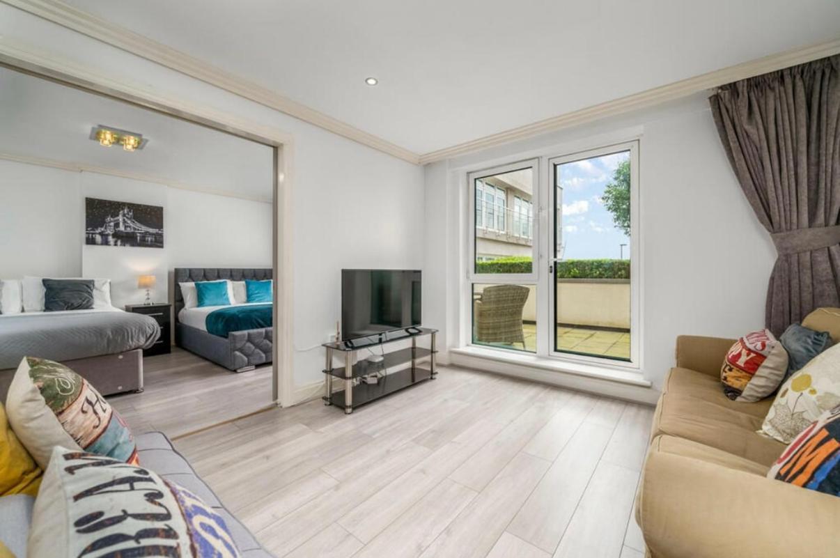 Luxurious Spacious 2 Bed W Terrace Londra